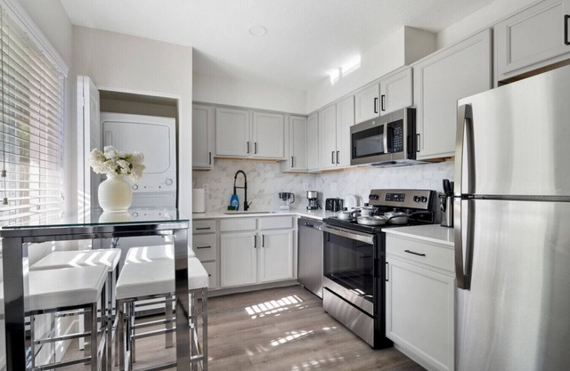 2B1B Stylish Escape with pool and parking