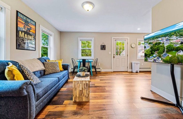 2BD | Parking | Close to Downtown