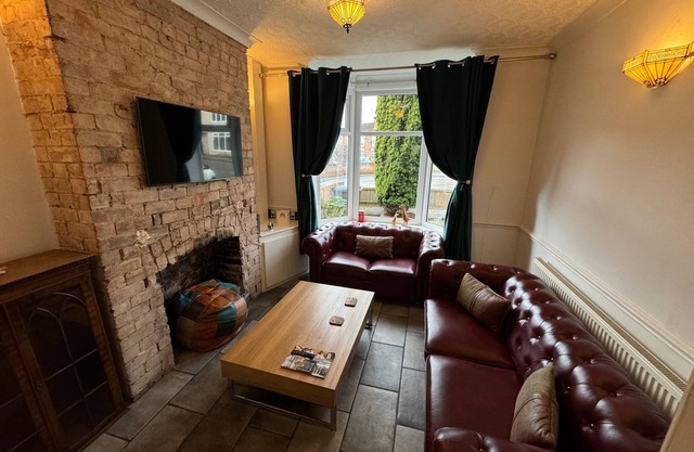 2bed - garden-pets-freeparking-M1connections