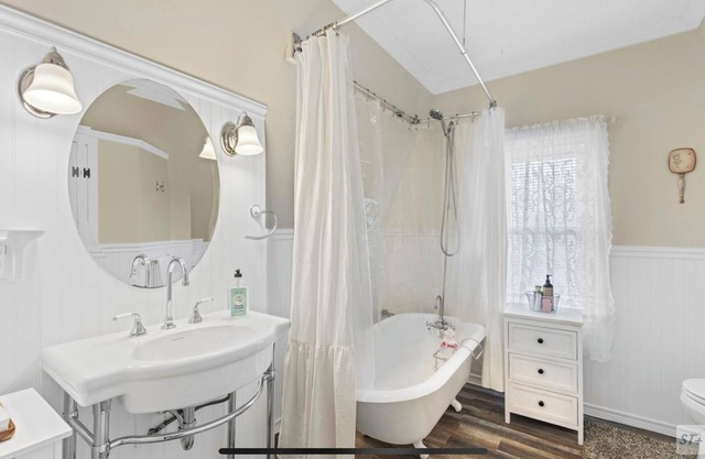 2BR Coastal Retreat close to Yale and walk to NY Train!