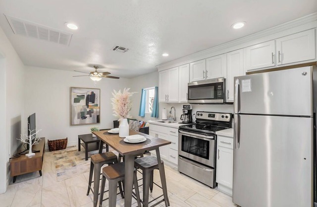 2BR Desert Retreat Central Phoenix Monthly Rental