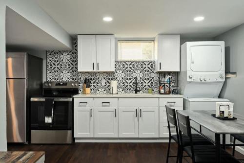 2BR Home KC Stadiums Great Location I-70