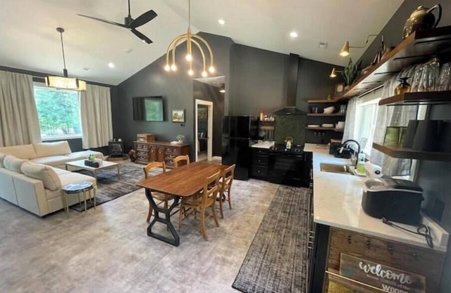 Nuevo Listado 2Hab/2Ba, Lago Trout, Jacuzzi, Fogata, Vistas Hermosas