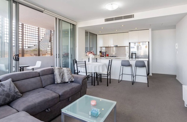 2BR Modern Beachside Oasis