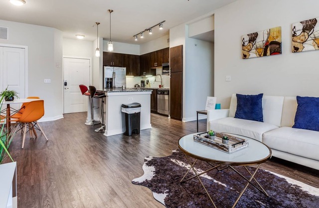 2BR Modern SoCo CozySuites w/ 2 Pools! #10