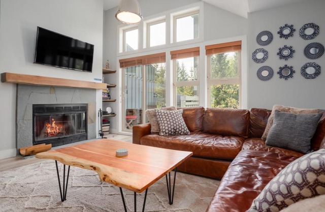 2BR - Multi-Level Townhome with Hot Tub by Harmony Whistler