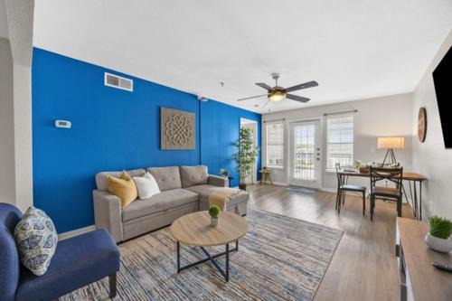 2BR Spacious Getaway Near Dwntown, Pool, UT Austin