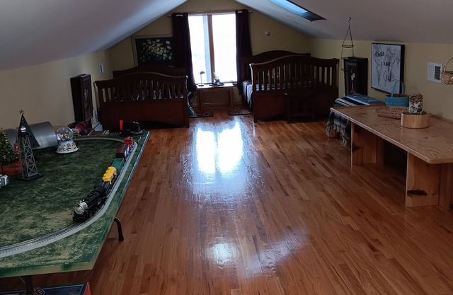 2nd floor space in riverfront home. Close to Saratoga Springs, Lake George.