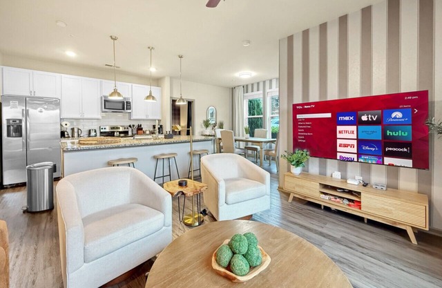 2xKing Beds, Pool, Gym, No-Stairs