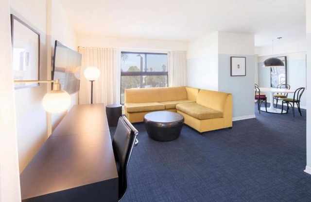 3 Balcony Rooms w/ City Views | Kitchen | Rooftop Lounge | Free Breakfast
