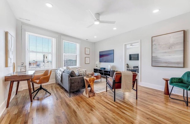 3 Bdrm 3 Full Bath Tower View walk up