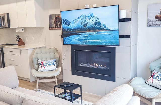3 BDRM NEW townhome at Nordix w/ private hot tub