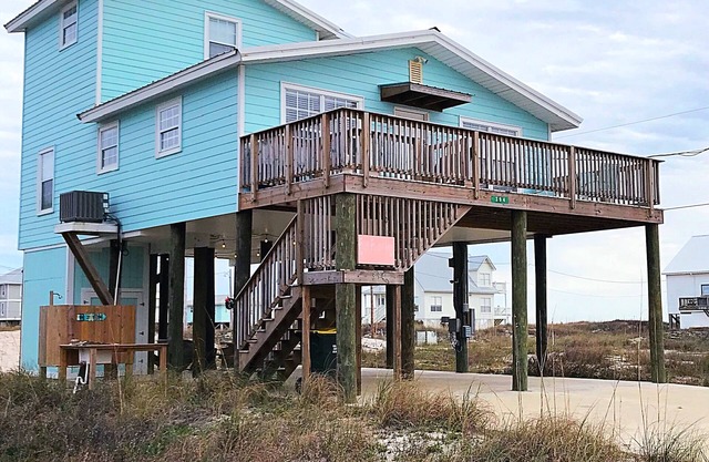 Master Suite Private Deck para tus vacaciones de verano en la playa! Recientemente renovado