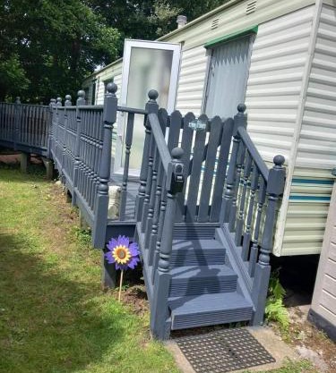3 Bed Chalet Sleeps 6 - Parking Site Facilities
