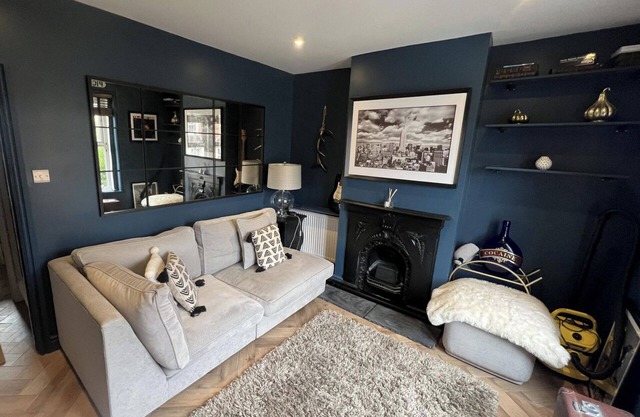 3 Bed Home - Sleeps 6, Garden, Pets, Free Parking