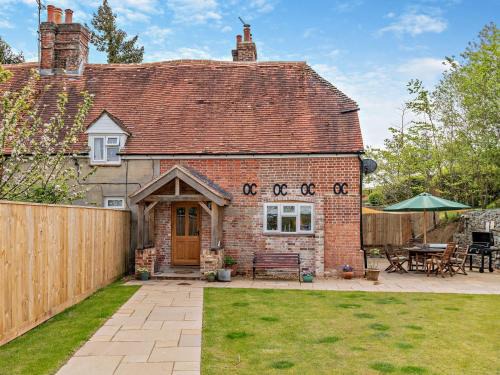 3 Bed in Godshill Wood 94495