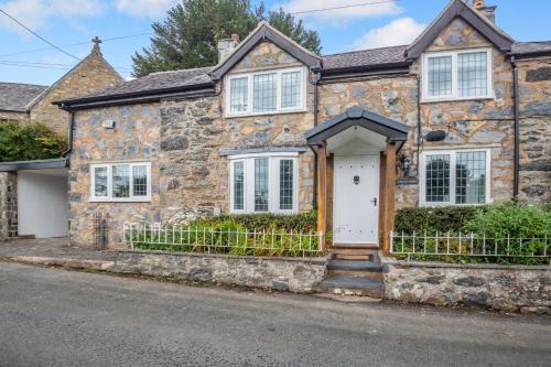 3 Bed in Llanbedr-y-Cennin oc-t32617