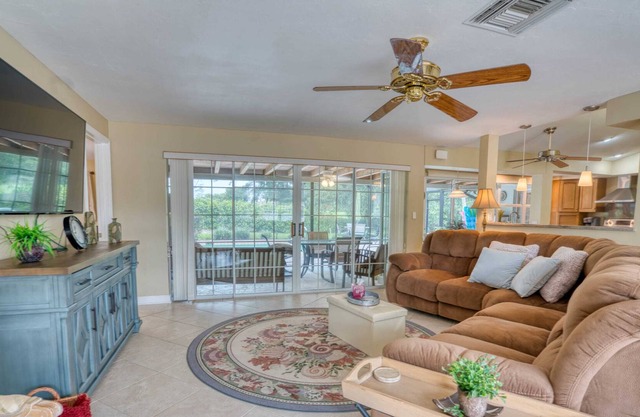 3 Bed Private Pool Home - Palm River Naples