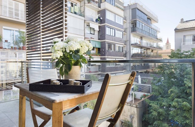 3 hab Terraza privada 6 pax en el centro de Barcelona WiFi Gratis