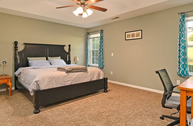 Casa completa de 3 habitaciones y 2 baños en Greenville