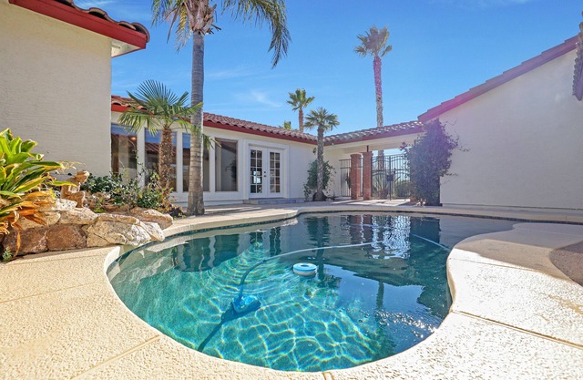 3 Bedroom 2 bath home in Wickenburg AZ with horse facilities and pool.