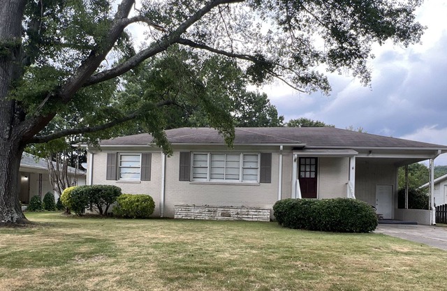 3 bedroom 2 bath house in Crestline Gardens