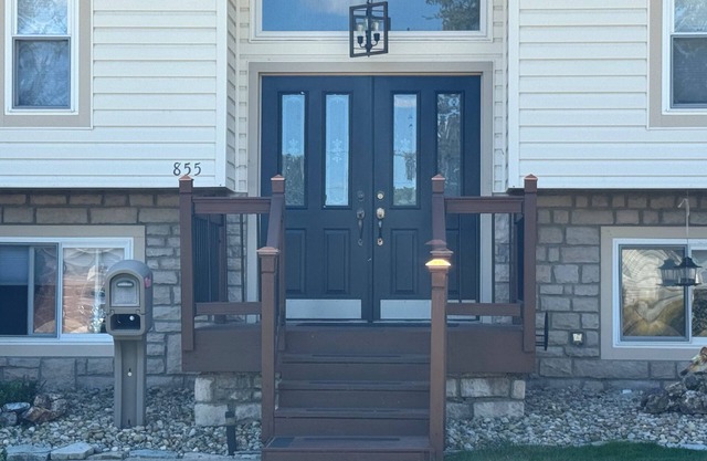 3-bedroom 2 bath House Featuring a Music Theme Decor