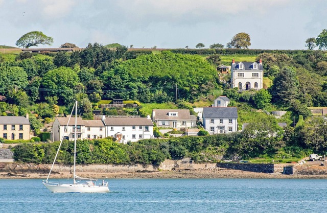 Alojamiento de 3 habitaciones en Llanstadwell