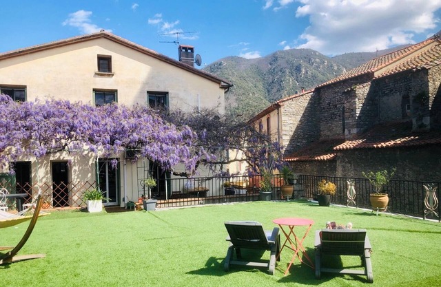 Piso 3 habitaciones en un pueblo medieval del Valespir (Pirineos)