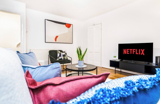 3 Bedroom House near central Kingston – London Waterloo in 30 mins