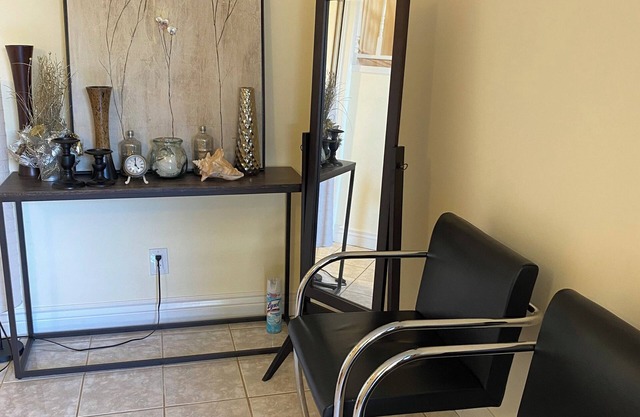 3-bedroom house in charming South San Francisco. Desirable neighborhood!