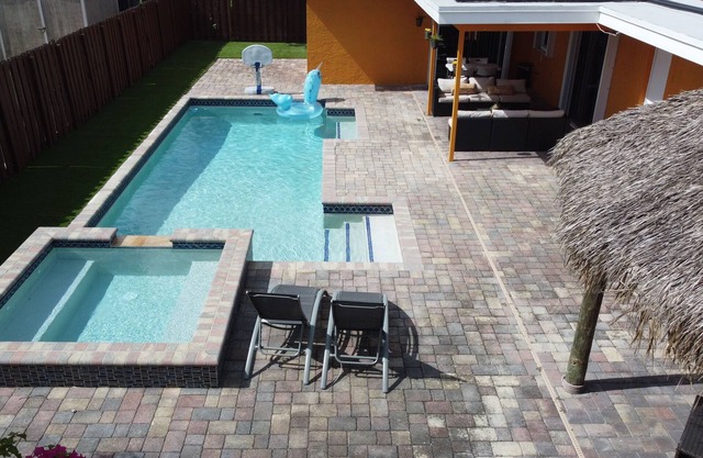 3 Bedroom Home with Pool Next to Sawgrass Mall