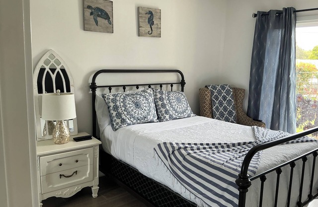 3-bedroom house in charming Ventura close from freeways and beaches