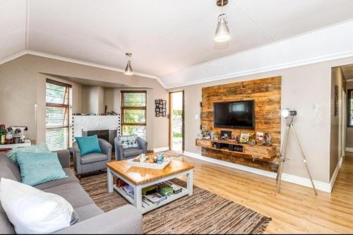 3 bedroom house in Douglasdale