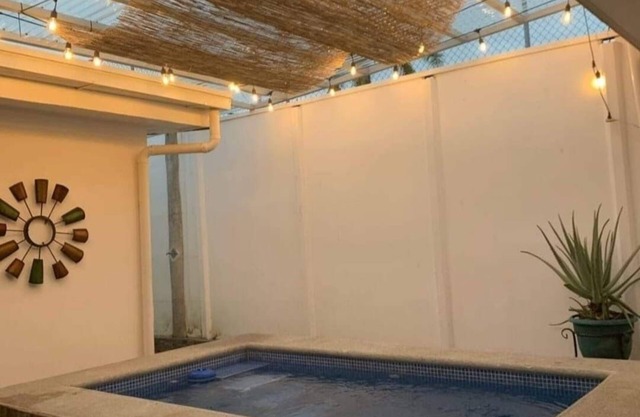 3-bedroom house in fabulous Bejuco with WiFi, AC, fitness room