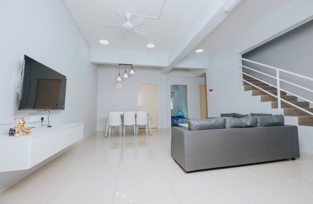 3-bedroom house in lovely Ranau with WiFi, AC. Start your adventure lot 15