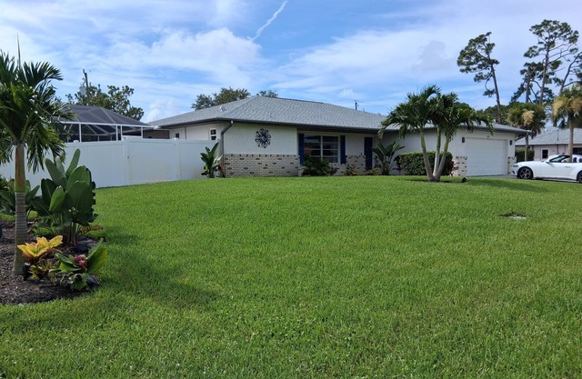 3-bedroom house with private pool ,close to beautiful beaches!