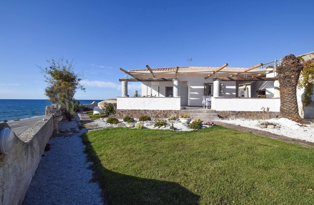 3 bedroom lovely home in Gizzeria Lido