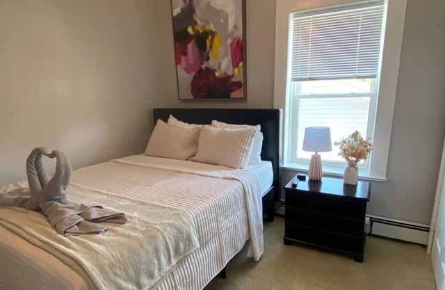 3 Bedroom Rental nearby Saratoga Springs Race Track & Casino and Glens Falls NY!