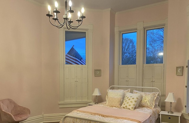 3 Bedroom Southern Home with Large Yard