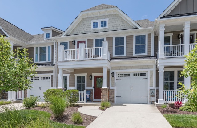 3 Bedroom Townhouse in Amenity Rich Bayside Resort