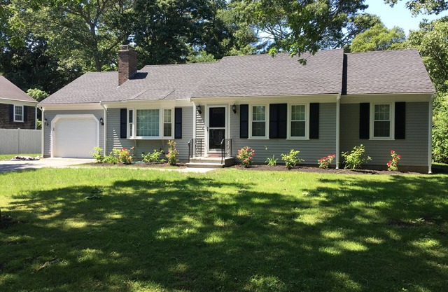 Casa recientemente renovada a minutos de las playas junto a la bahía