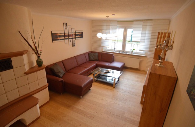 3 dormitorios, 2 baños, amplia sala de estar, WiFi, zona tranquila, moderna, elegante,