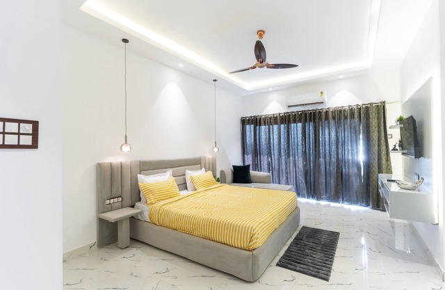 3 BHK Private villa with pool, WiFi, AC and Kitchen & Car Parking