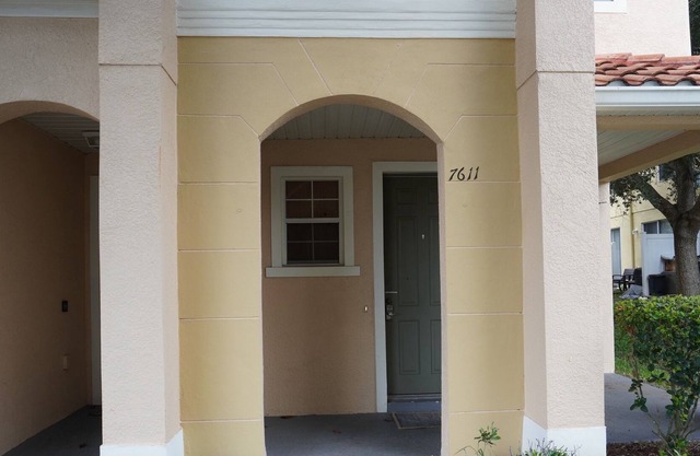 3 Br Townhouse Minutes to Disney!