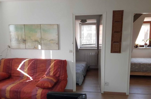 3 bright and quiet rooms on the roofs near the city center