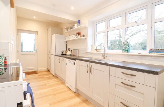 3 Chantry Cottages