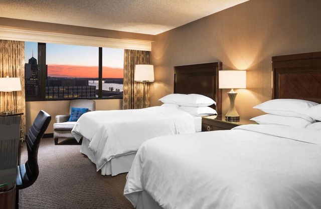 3 Great Units in Downtown Memphis! Visit Orpheum Theatre and Pink Palace Museum