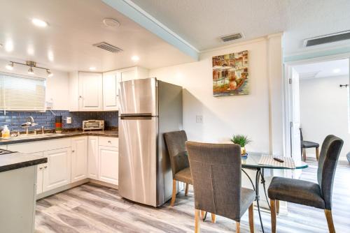 3 Mi to Beach Remodeled Seminole Apt with Yard!