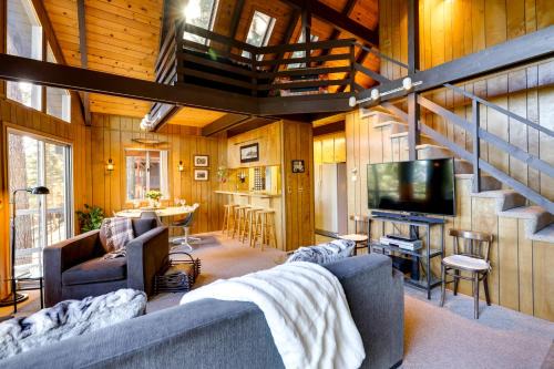 3 Mi to Big Trees State Park Cabin with Deck